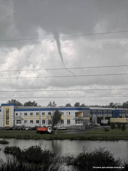 Над Минском попытался образоваться смерч, но пока передумал Над Минском попытался образоваться смерч, но пока передумал
