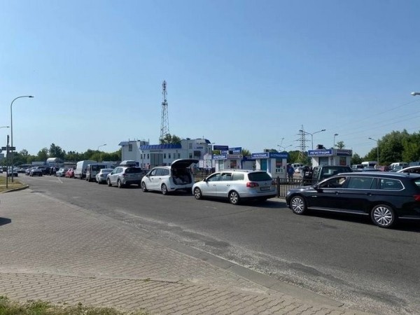 Еще большая дичь. Белорусы не могут попасть в Польшу — стоят уже 20 часов Еще большая дичь. Белорусы не могут попасть в Польшу — стоят уже 20 часов