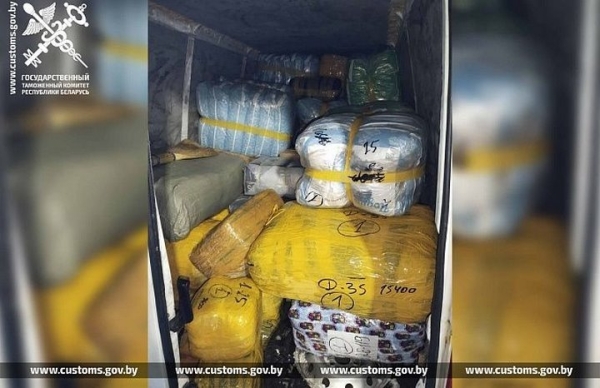 По дороге из Москвы в Брест сотрудники таможни пресекли незаконный ввоз товара более чем на 100 тысяч рублей По дороге из Москвы в Брест сотрудники таможни пресекли незаконный ввоз товара более чем на 100 тысяч рублей