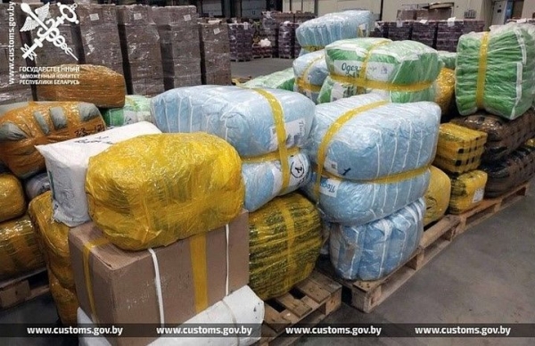 По дороге из Москвы в Брест сотрудники таможни пресекли незаконный ввоз товара более чем на 100 тысяч рублей По дороге из Москвы в Брест сотрудники таможни пресекли незаконный ввоз товара более чем на 100 тысяч рублей