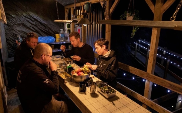 Открылся самый глубокий отель в мире. Номера расположены на отметке 419 метров под землей Открылся самый глубокий отель в мире. Номера расположены на отметке 419 метров под землей