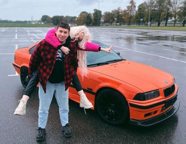 Минская «Барби» на розовом BMW 6-series: «Плёнка обошлась в $1 000, и я ждала её месяц» Минская «Барби» на розовом BMW 6-series: «Плёнка обошлась в $1 000, и я ждала её месяц»