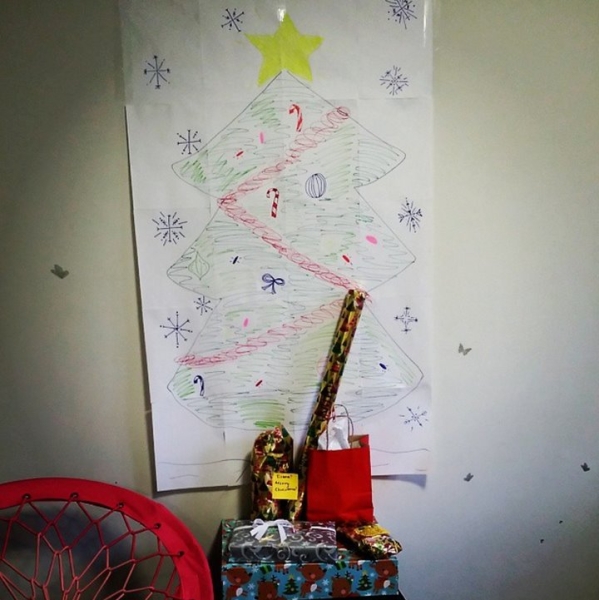 «И так сойдет!» 20 безумных елок, которые появились благодаря лени-матушке «И так сойдет!» 20 безумных елок, которые появились благодаря лени-матушке