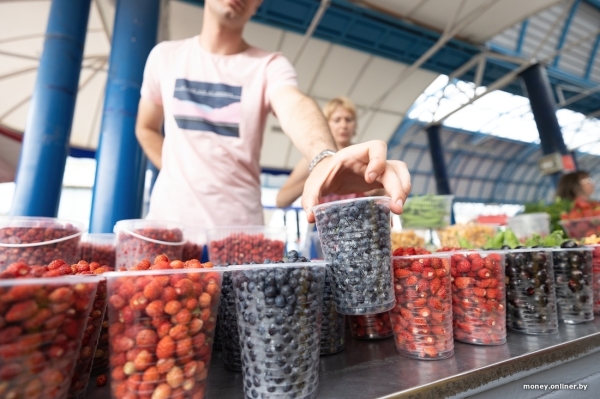 Начался сезон черники. Почем продают первые ягоды из Брестской области? Начался сезон черники. Почем продают первые ягоды из Брестской области?