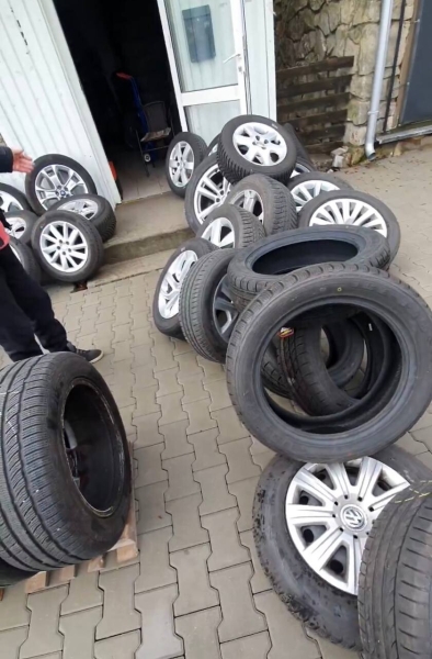 «От 50 долларов за комплект». Изучили шинный рынок в Польше и Литве