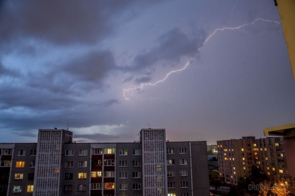 В Бресте и области на завтра объявлен оранжевый уровень из-за сильных гроз В Бресте и области на завтра объявлен оранжевый уровень из-за сильных гроз