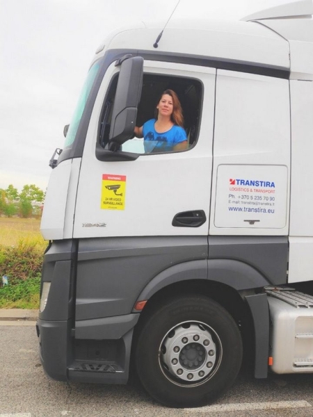 Дальнобойщица из Беларуси рассказала о своей профессии Дальнобойщица из Беларуси рассказала о своей профессии